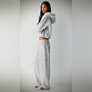 Aritzia NWOT | Aritzia Cozy Sweatfleece Mega Cargo Sweatpant | Size 2XS
